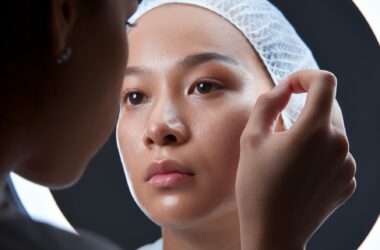 Rotina Noturna: 5 Passos Essenciais Para Reparar Sua Pele Enquanto Dorme