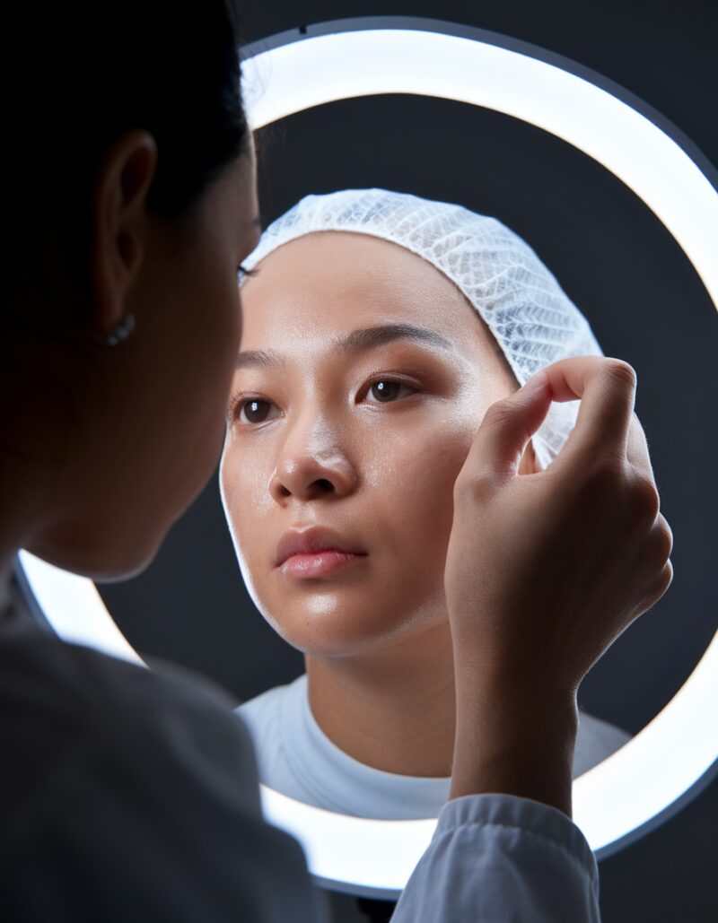 Rotina Noturna: 5 Passos Essenciais Para Reparar Sua Pele Enquanto Dorme