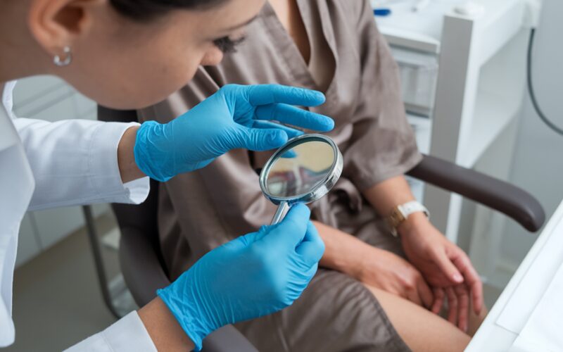 Dermatologia baseada em evidências: o rigor científico revoluciona tratamentos