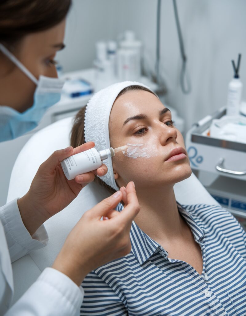 Desvendando o Retinol: Como Incorporar Este Poderoso Ativo na Sua Rotina